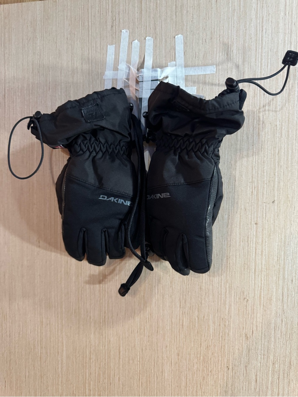 Kids Dakine Gore-Tex Black Winter Ski Gloves with Wrist Cinch Size Medium
